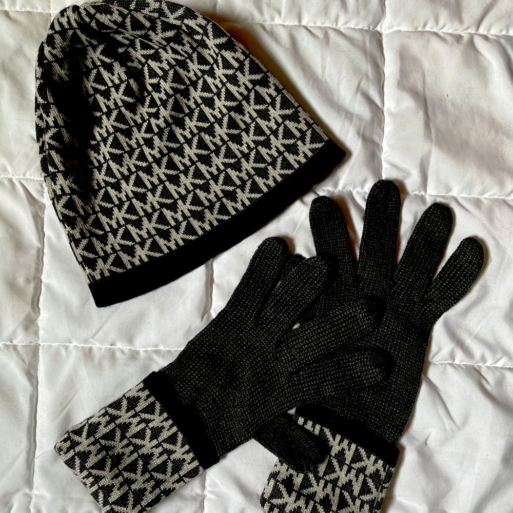 Hat and gloves